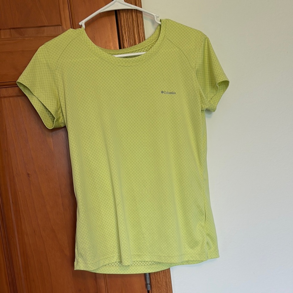 Columbia Green Fitted Short Sleeve Tee